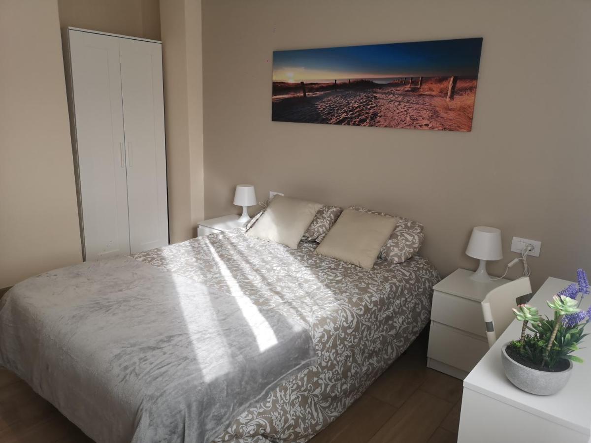 Hostal Mari En La Laguna, Alquiler Habitacion Privada En Hostal, 6 Habitaciones Cerca De La Universidad Y Aeropuerto Norte, 3 Banos Compartidos La Laguna  Eksteriør bilde