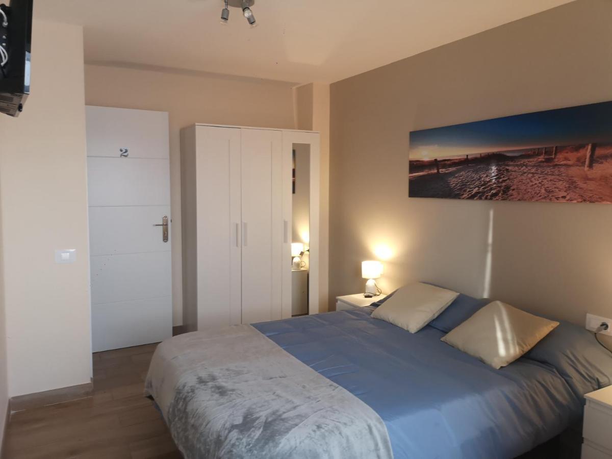 Hostal Mari En La Laguna, Alquiler Habitacion Privada En Hostal, 6 Habitaciones Cerca De La Universidad Y Aeropuerto Norte, 3 Banos Compartidos La Laguna  Eksteriør bilde