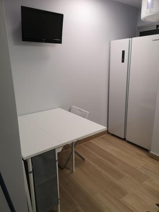 Hostal Mari En La Laguna, Alquiler Habitacion Privada En Hostal, 6 Habitaciones Cerca De La Universidad Y Aeropuerto Norte, 3 Banos Compartidos La Laguna  Eksteriør bilde