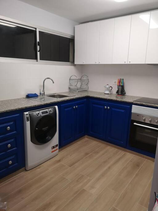 Hostal Mari En La Laguna, Alquiler Habitacion Privada En Hostal, 6 Habitaciones Cerca De La Universidad Y Aeropuerto Norte, 3 Banos Compartidos La Laguna  Eksteriør bilde