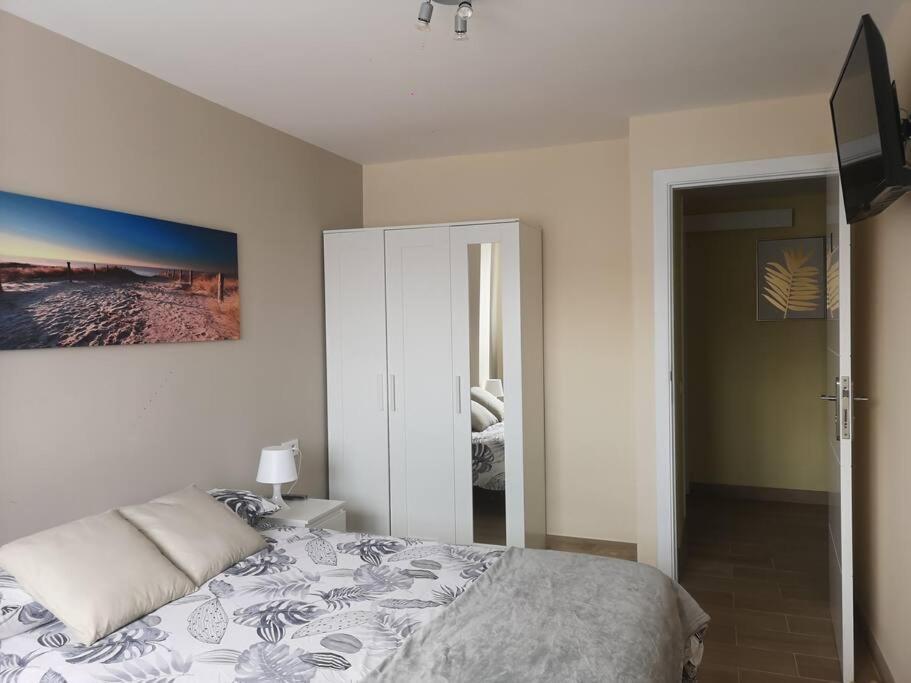 Hostal Mari En La Laguna, Alquiler Habitacion Privada En Hostal, 6 Habitaciones Cerca De La Universidad Y Aeropuerto Norte, 3 Banos Compartidos La Laguna  Eksteriør bilde