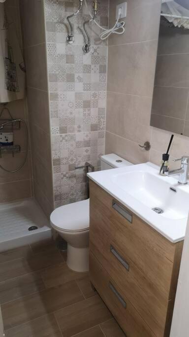 Hostal Mari En La Laguna, Alquiler Habitacion Privada En Hostal, 6 Habitaciones Cerca De La Universidad Y Aeropuerto Norte, 3 Banos Compartidos La Laguna  Eksteriør bilde