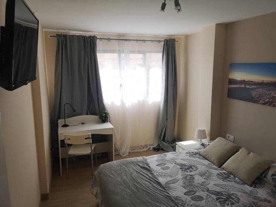 Hostal Mari En La Laguna, Alquiler Habitacion Privada En Hostal, 6 Habitaciones Cerca De La Universidad Y Aeropuerto Norte, 3 Banos Compartidos La Laguna  Eksteriør bilde